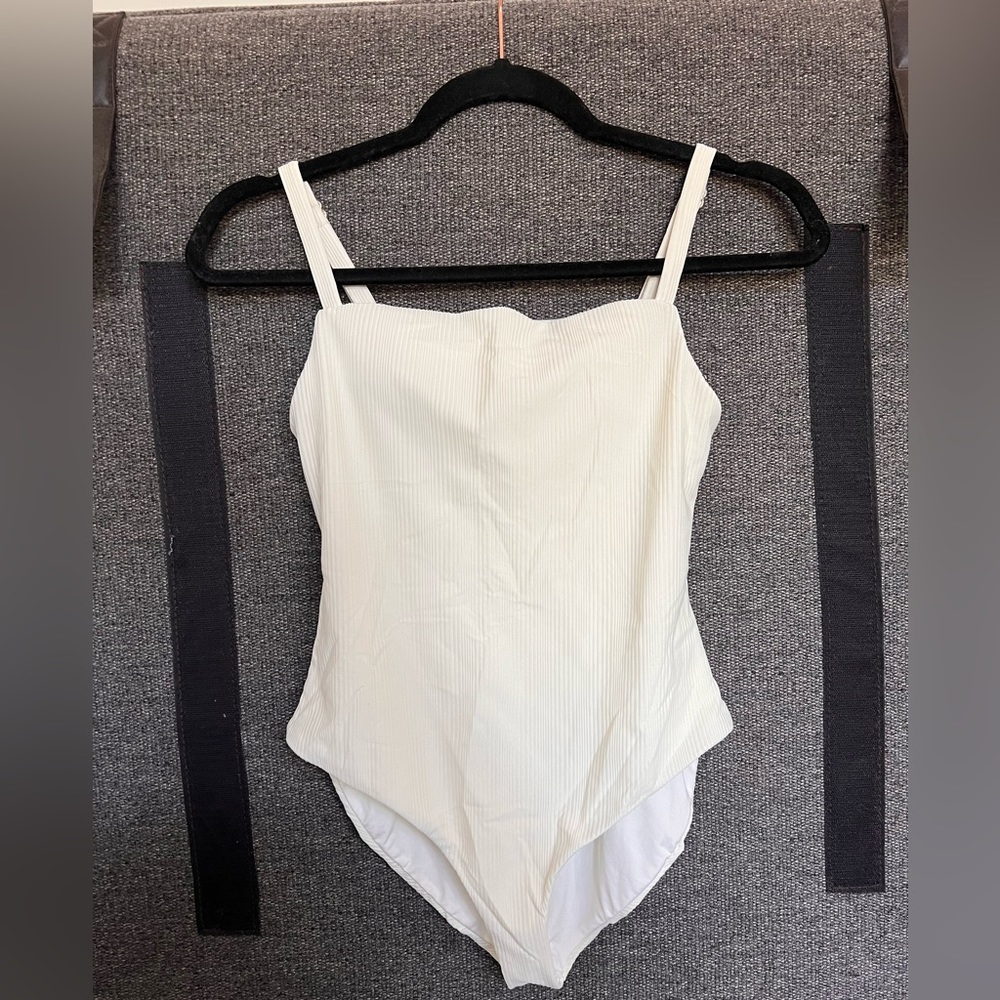 Dippin daisy’s swimsuit